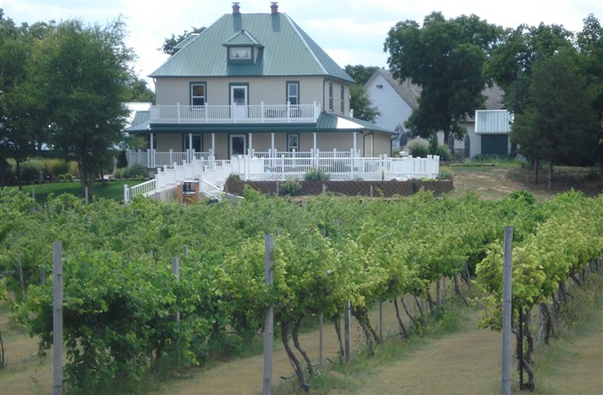 Indian Creek Village Winery - Best Oklahoma Getaway - www.montfordinn