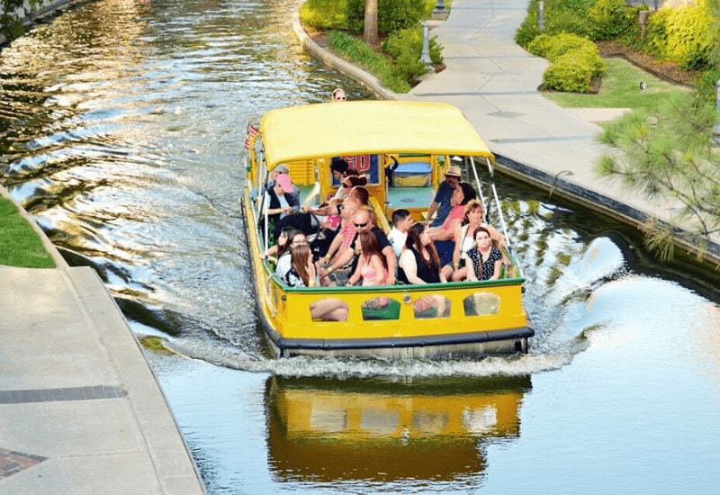 romantic things to do in oklahoma city - bricktown water taxi