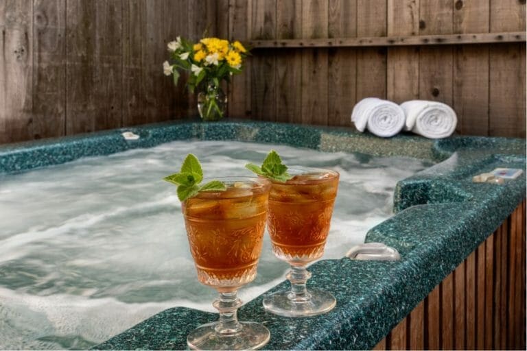 romantic weekend getaways with hot tub